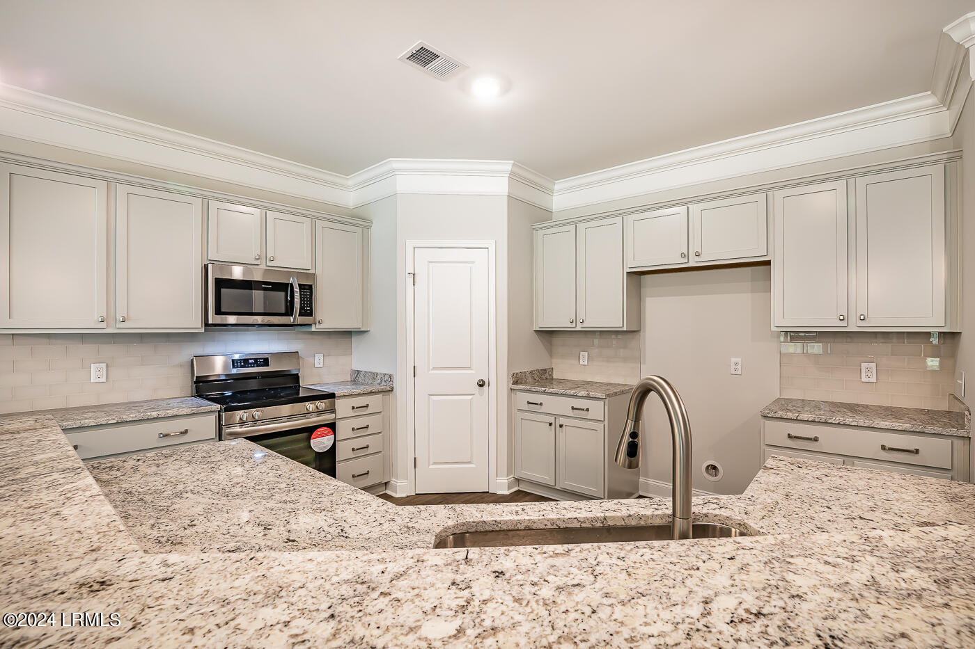 Ridgeland, South Carolina 29936, United States, 4 Bedrooms Bedrooms, ,3 BathroomsBathrooms,Residential,Pending,69780