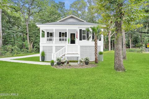 25 Vista Boulevard E, St. Helena Island, SC 29920 - MLS#: 189313