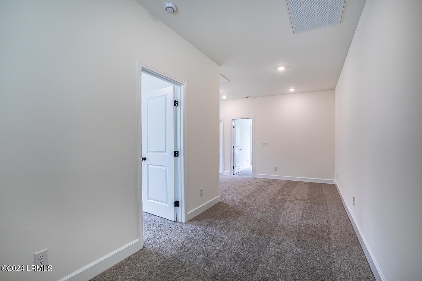 Ridgeland, South Carolina 29936, United States, 3 Bedrooms Bedrooms, ,4 BathroomsBathrooms,Residential,Active,244050