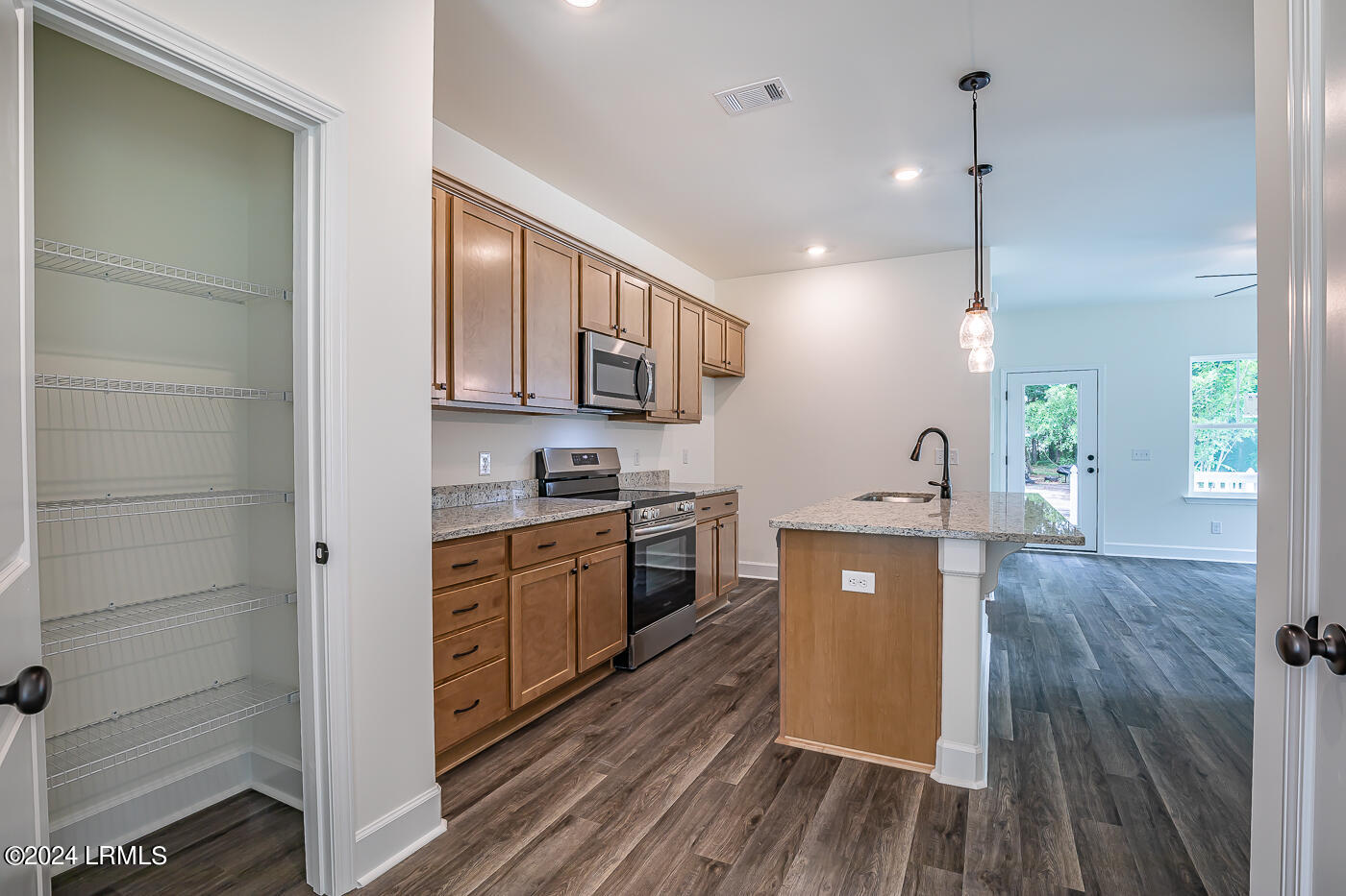 Ridgeland, South Carolina 29936, United States, 3 Bedrooms Bedrooms, ,4 BathroomsBathrooms,Residential,Active,244050