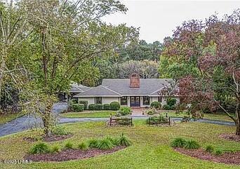 4 Fox Meadow Drive