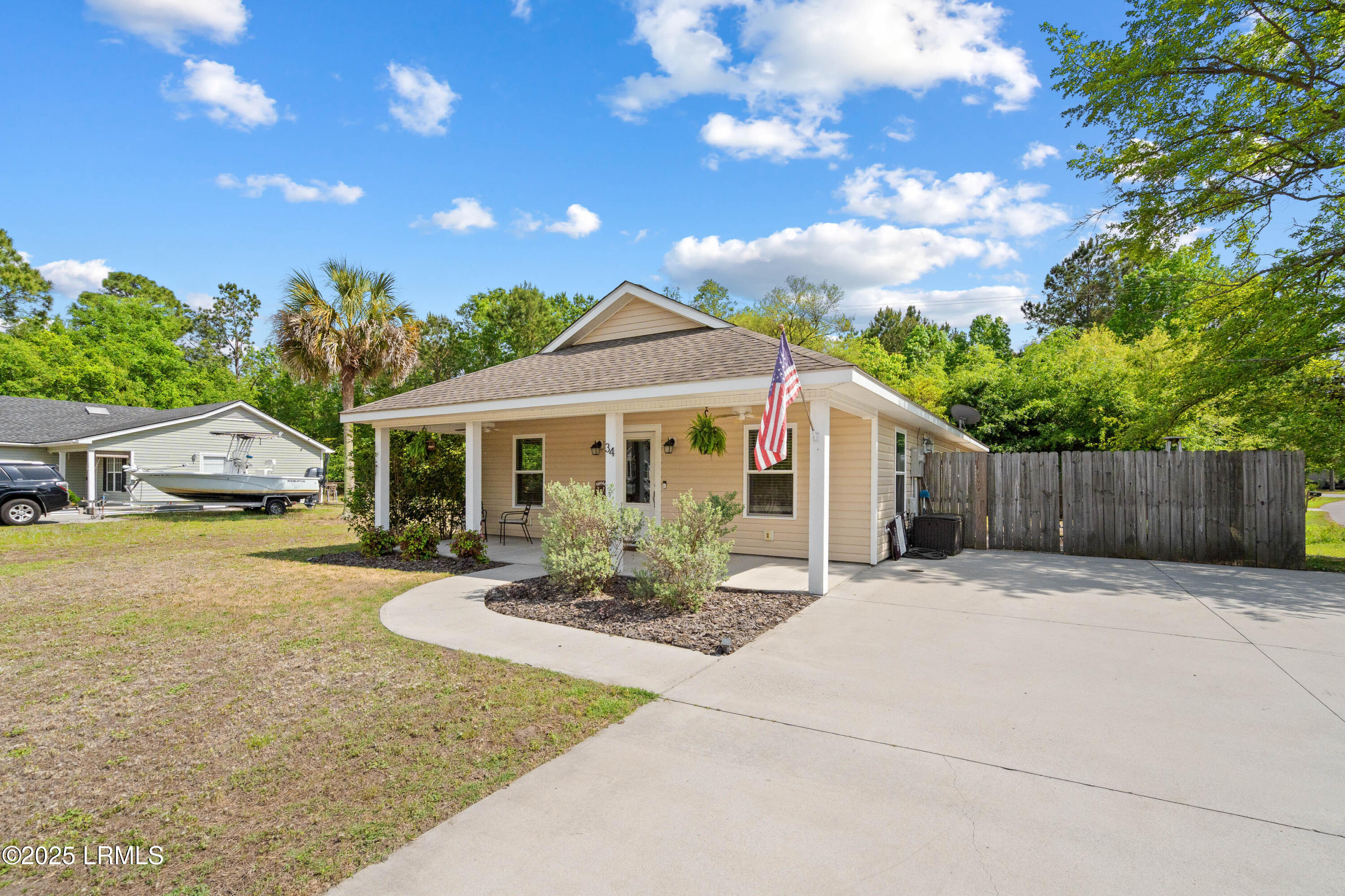 Beaufort, South Carolina 29907, United States, 3 Bedrooms Bedrooms, ,2 BathroomsBathrooms,Residential,Pending,116367