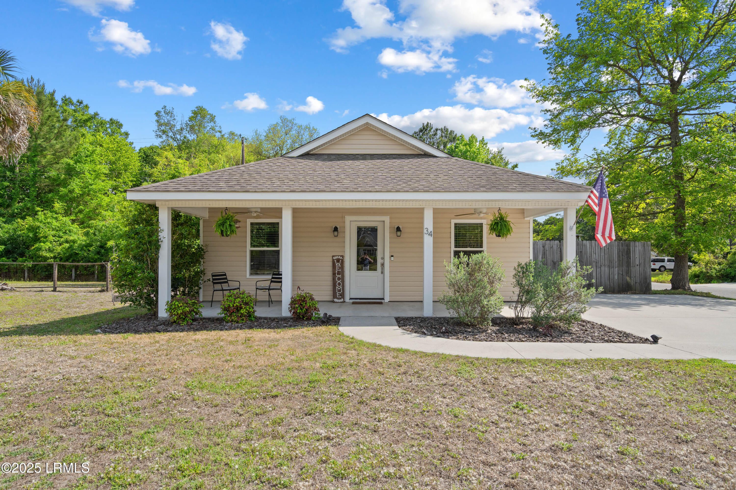 Beaufort, South Carolina 29907, United States, 3 Bedrooms Bedrooms, ,2 BathroomsBathrooms,Residential,Pending,116367