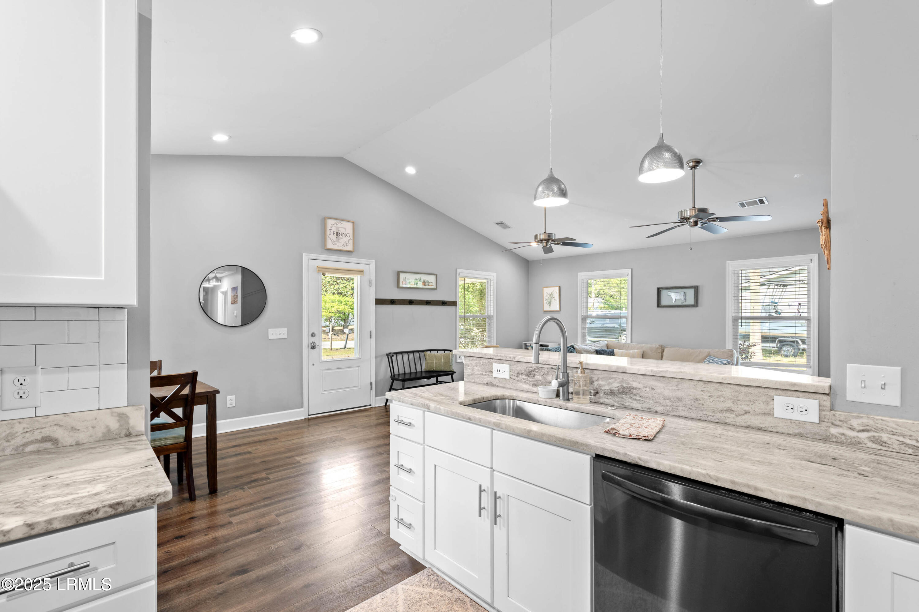 Beaufort, South Carolina 29907, United States, 3 Bedrooms Bedrooms, ,2 BathroomsBathrooms,Residential,Pending,116367