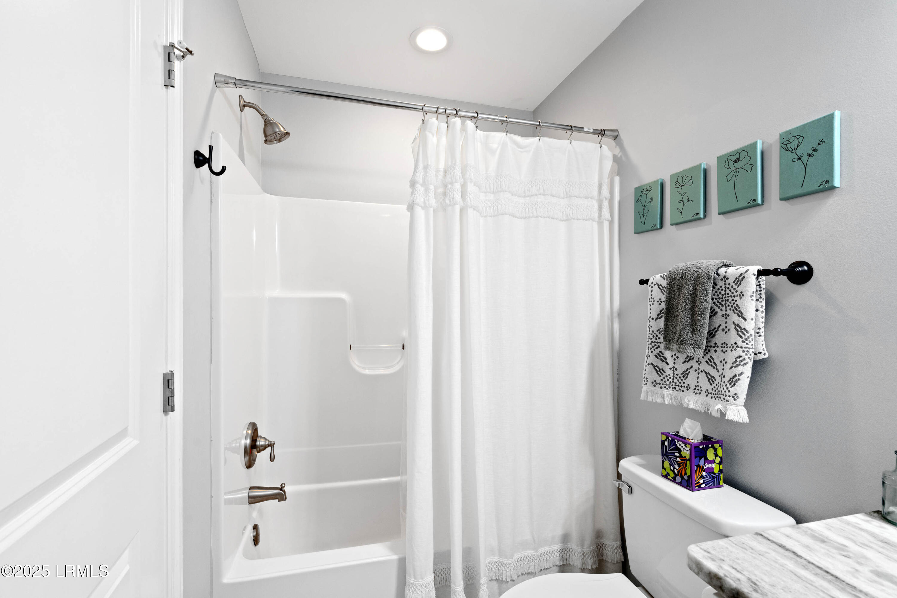 Beaufort, South Carolina 29907, United States, 3 Bedrooms Bedrooms, ,2 BathroomsBathrooms,Residential,Pending,116367