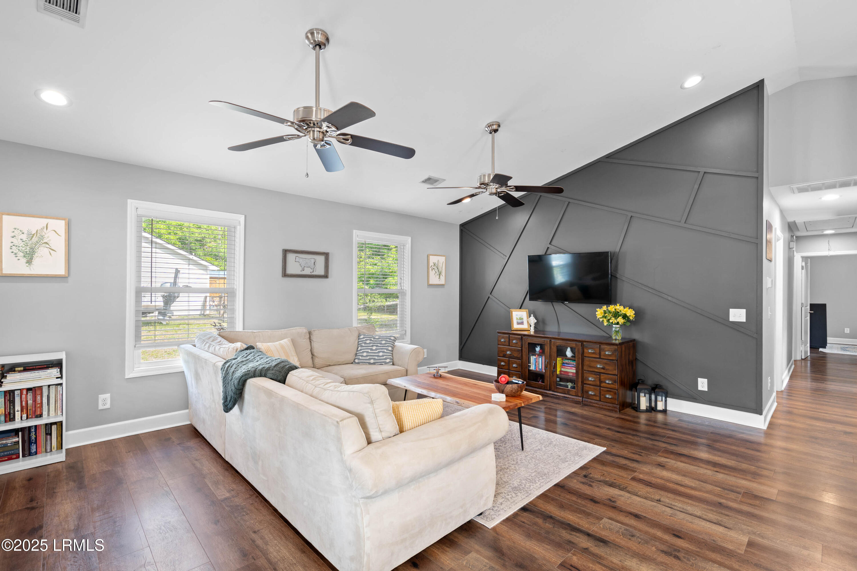 Beaufort, South Carolina 29907, United States, 3 Bedrooms Bedrooms, ,2 BathroomsBathrooms,Residential,Pending,116367