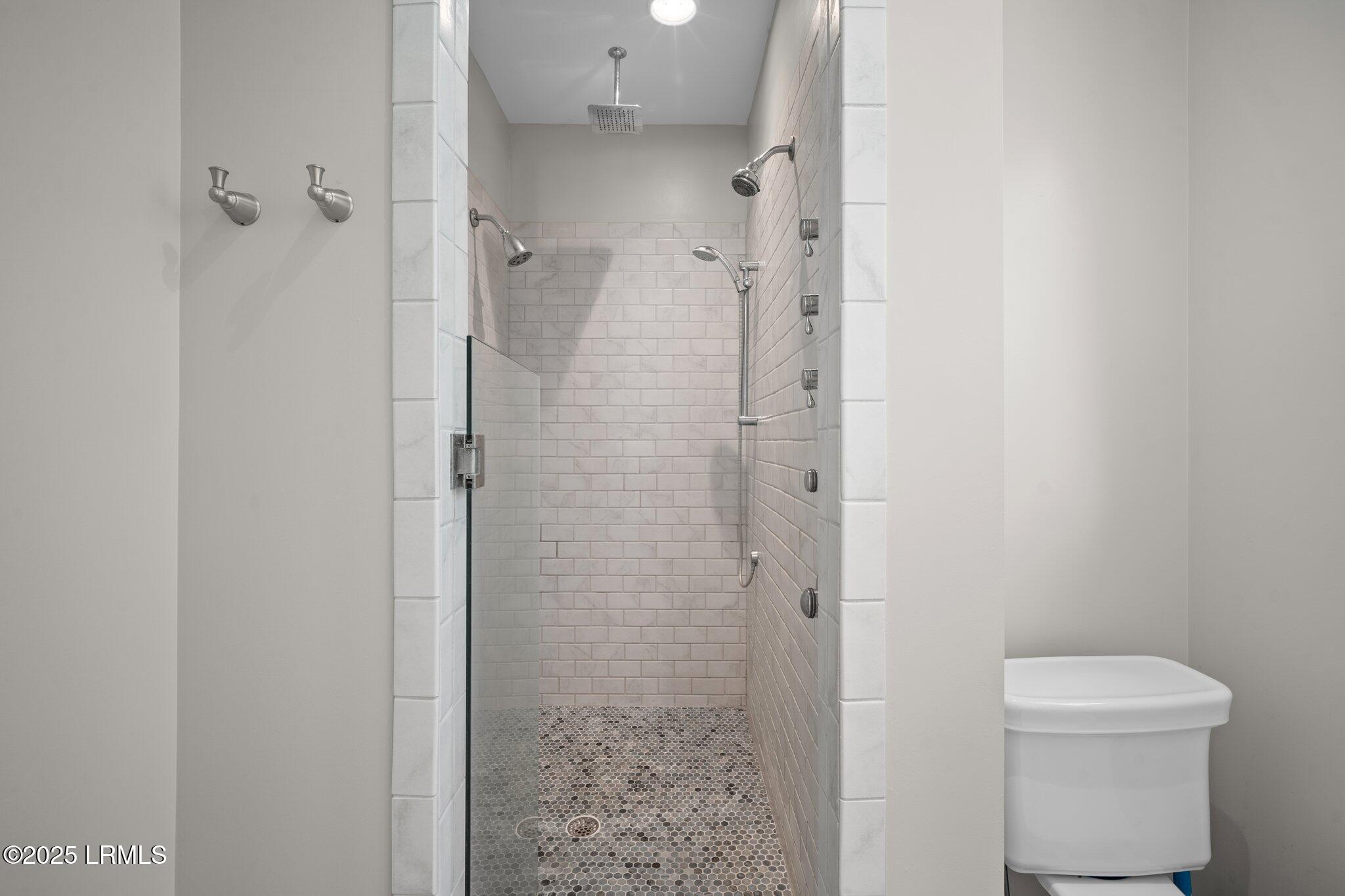 Beaufort, South Carolina 29907, United States, 5 Bedrooms Bedrooms, ,5 BathroomsBathrooms,Residential,Active,166486