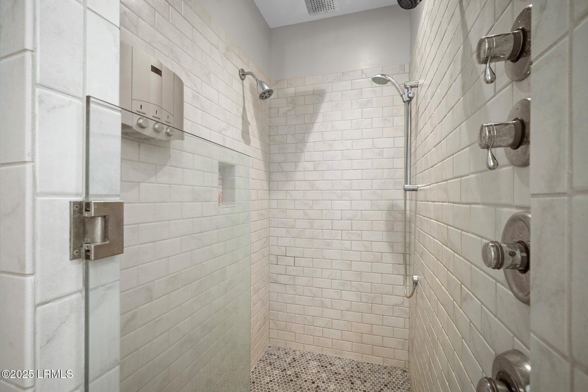 Beaufort, South Carolina 29907, United States, 5 Bedrooms Bedrooms, ,5 BathroomsBathrooms,Residential,Active,166486