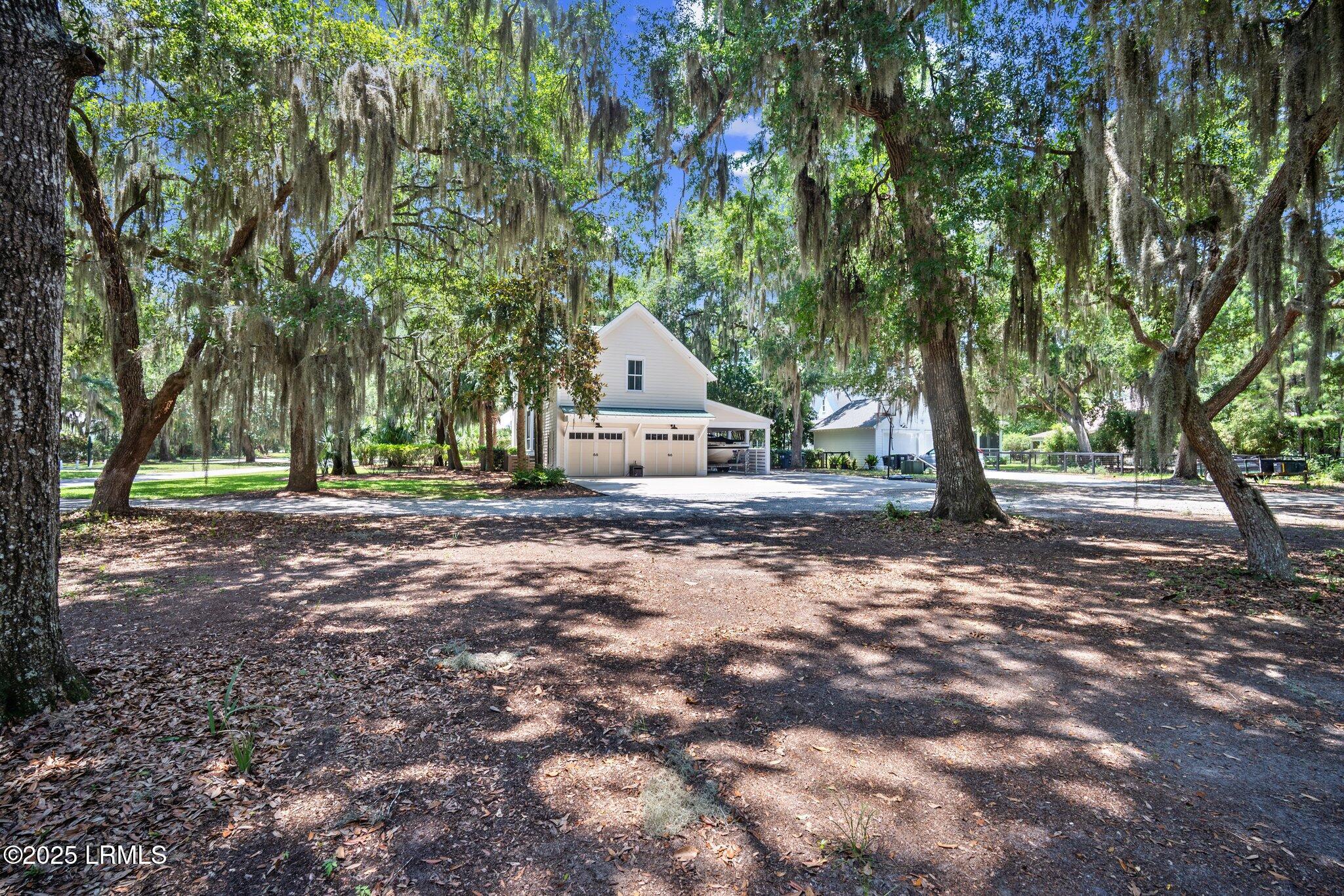Beaufort, South Carolina 29907, United States, 5 Bedrooms Bedrooms, ,5 BathroomsBathrooms,Residential,Active,166486