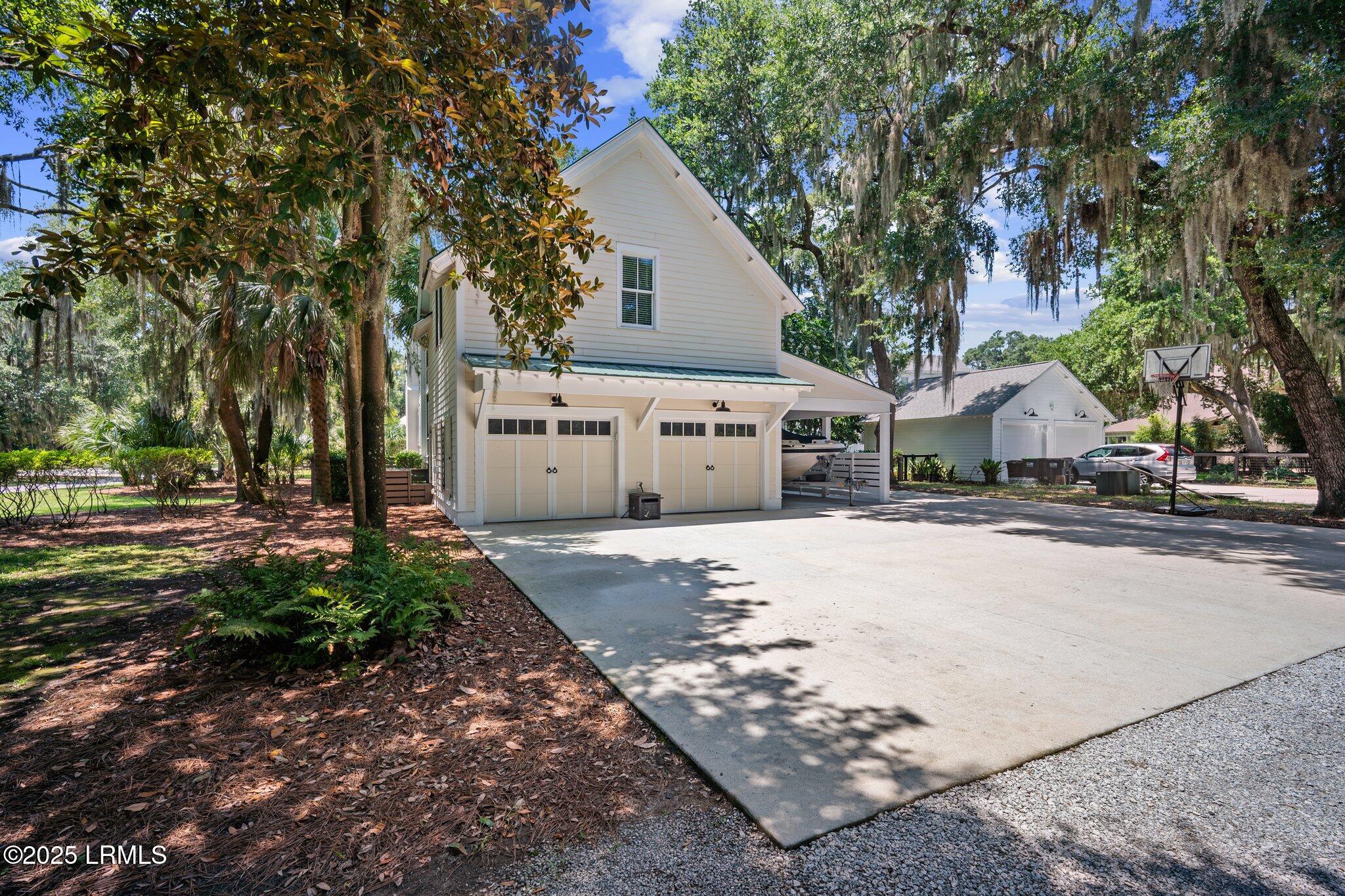 Beaufort, South Carolina 29907, United States, 5 Bedrooms Bedrooms, ,5 BathroomsBathrooms,Residential,Active,166486