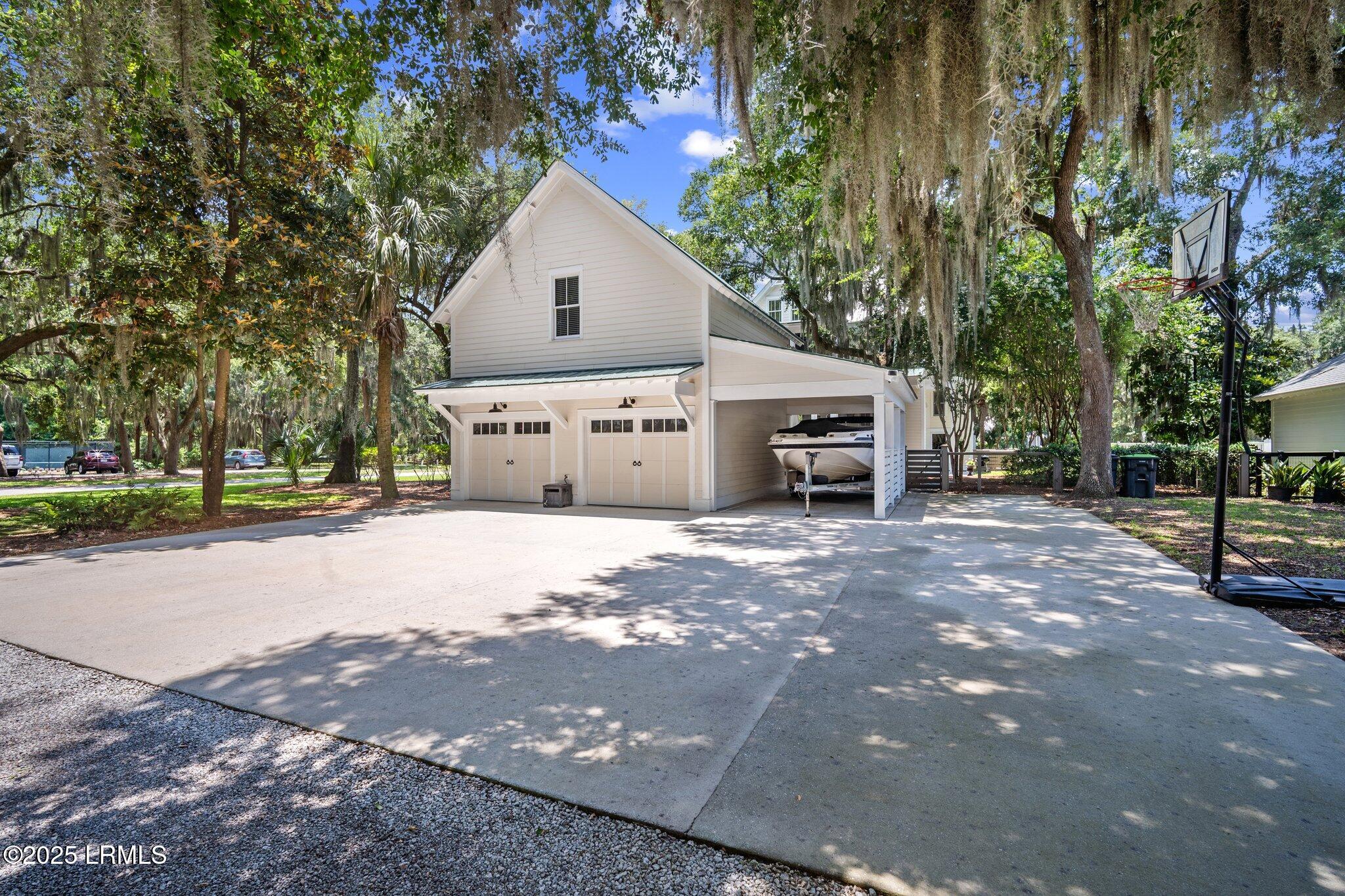 Beaufort, South Carolina 29907, United States, 5 Bedrooms Bedrooms, ,5 BathroomsBathrooms,Residential,Active,166486