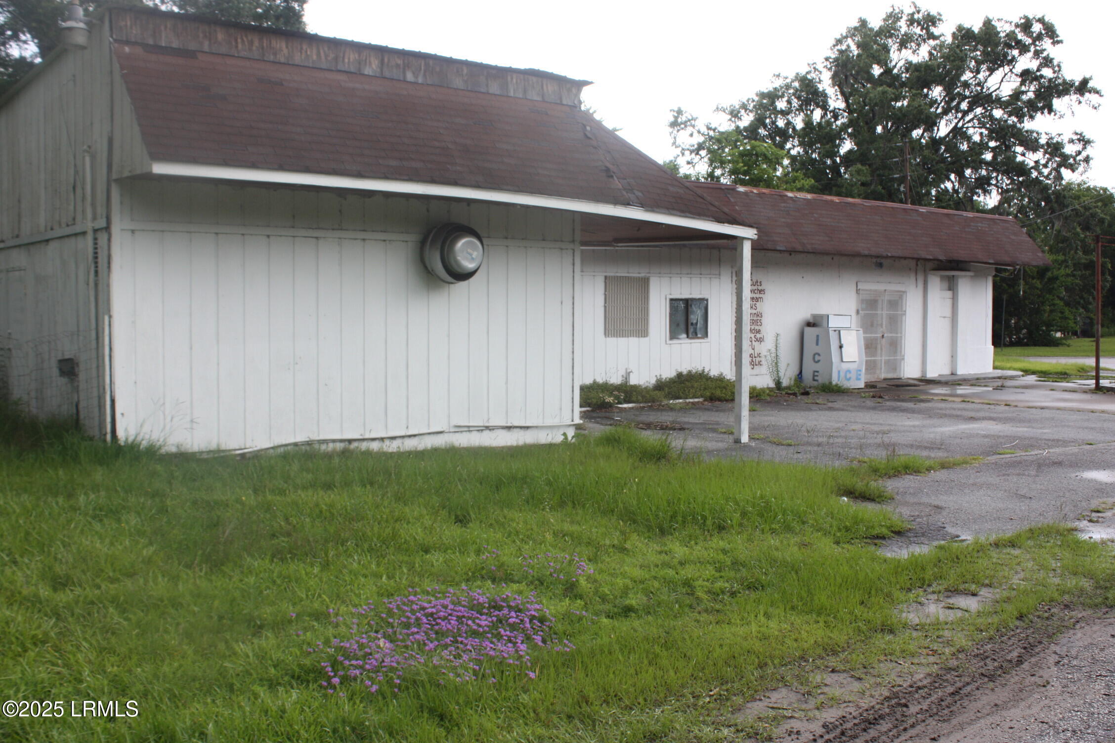 6883 W Frontage Road