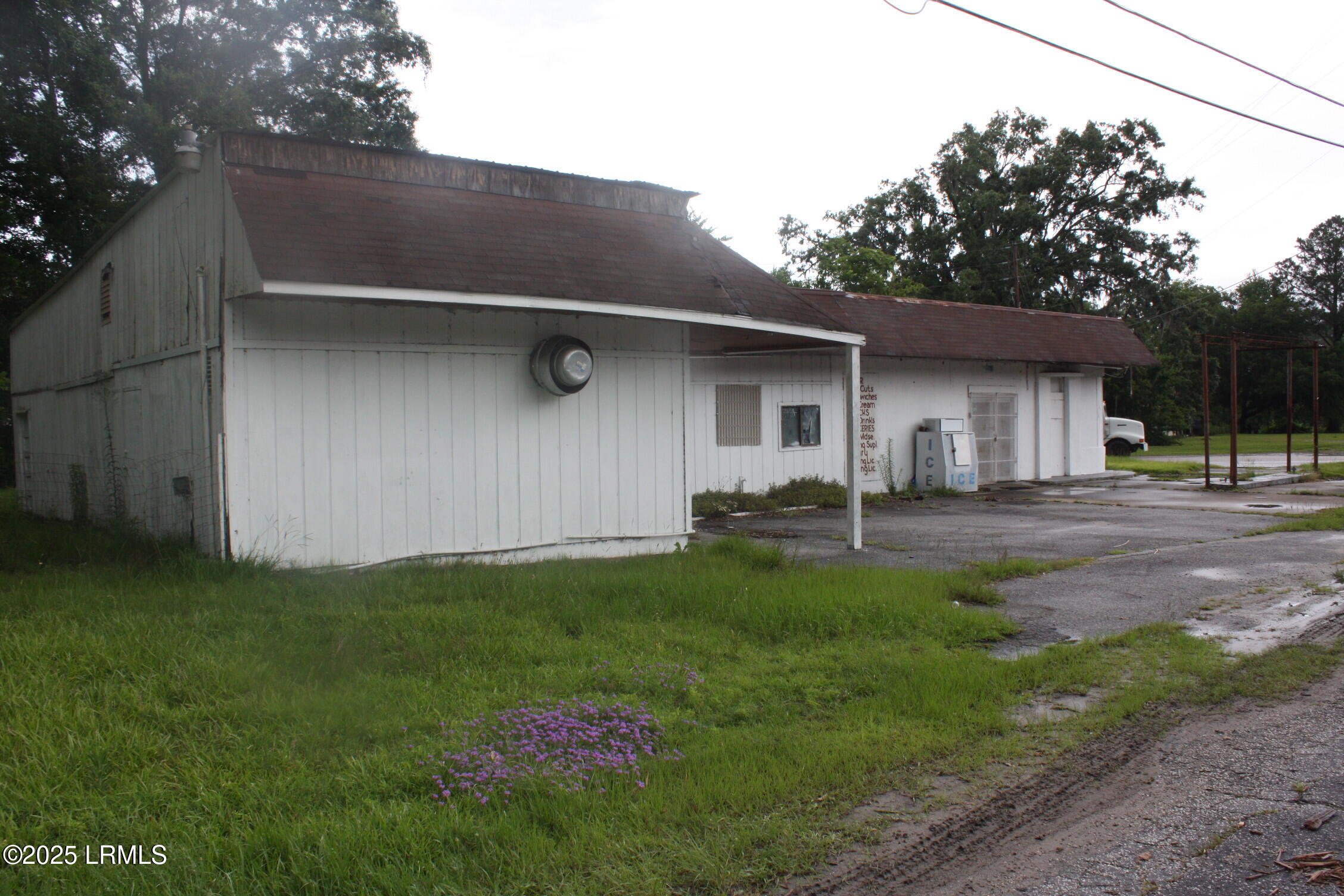 6883 W Frontage Road