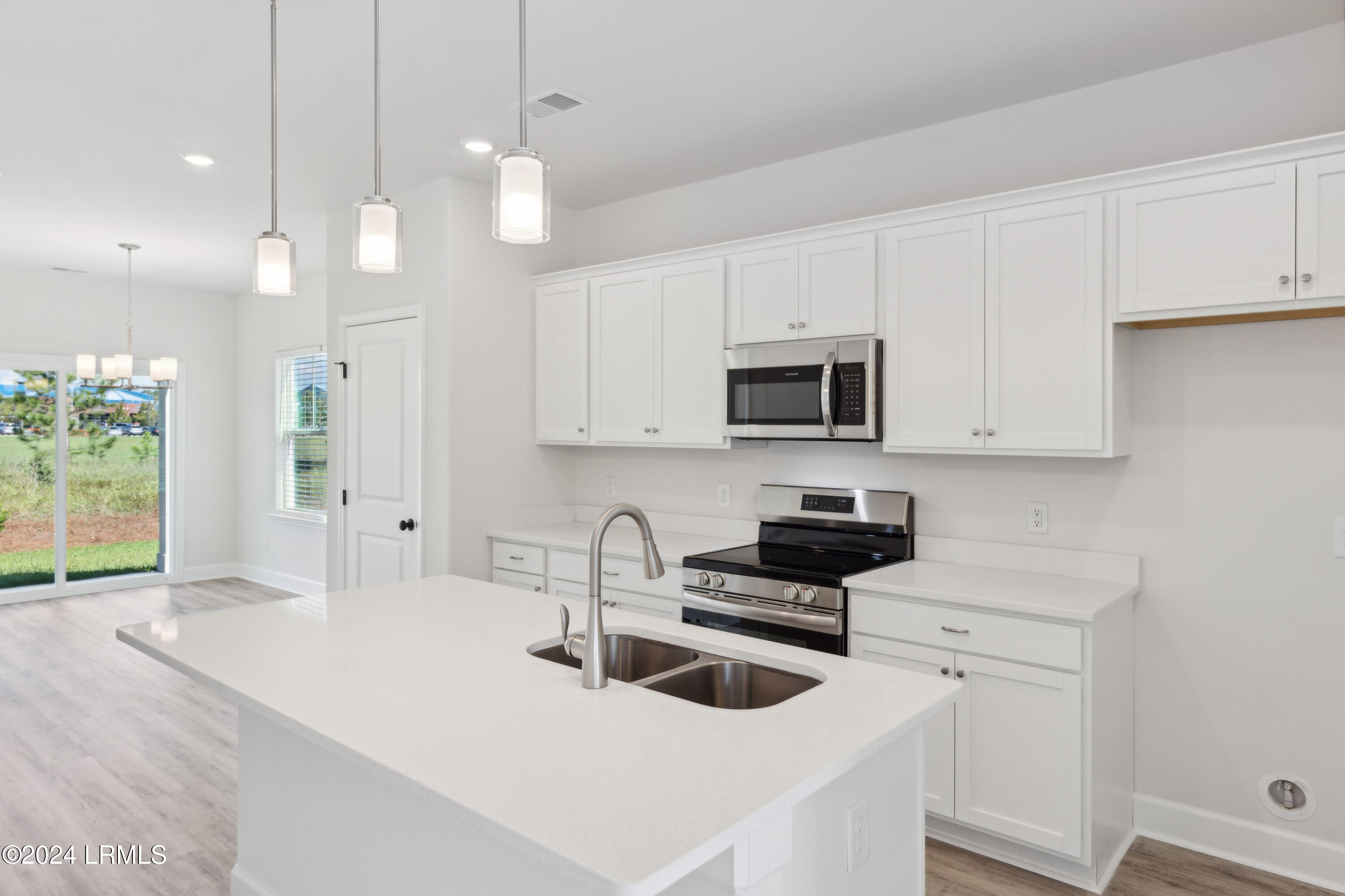 Ridgeland, South Carolina 29936, United States, 3 Bedrooms Bedrooms, ,3 BathroomsBathrooms,Residential,Active,38514