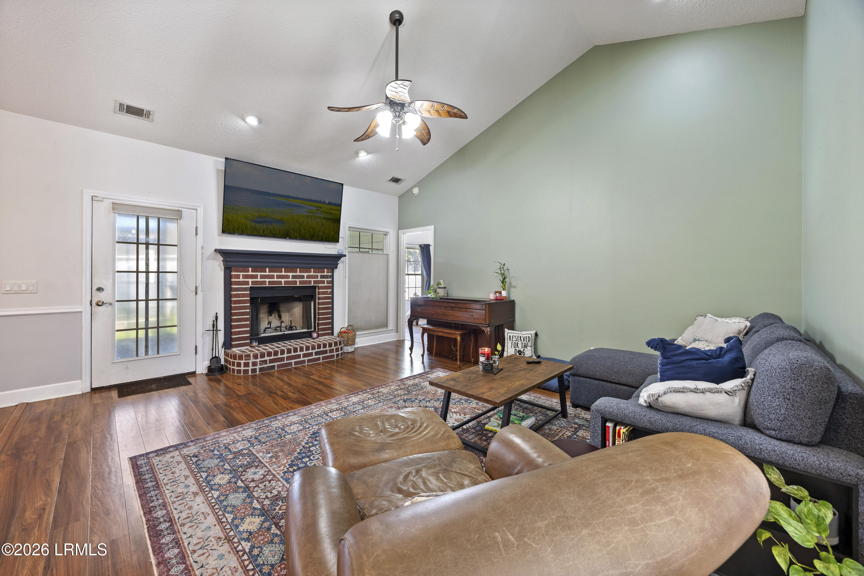 8 Parrot Creek Drive