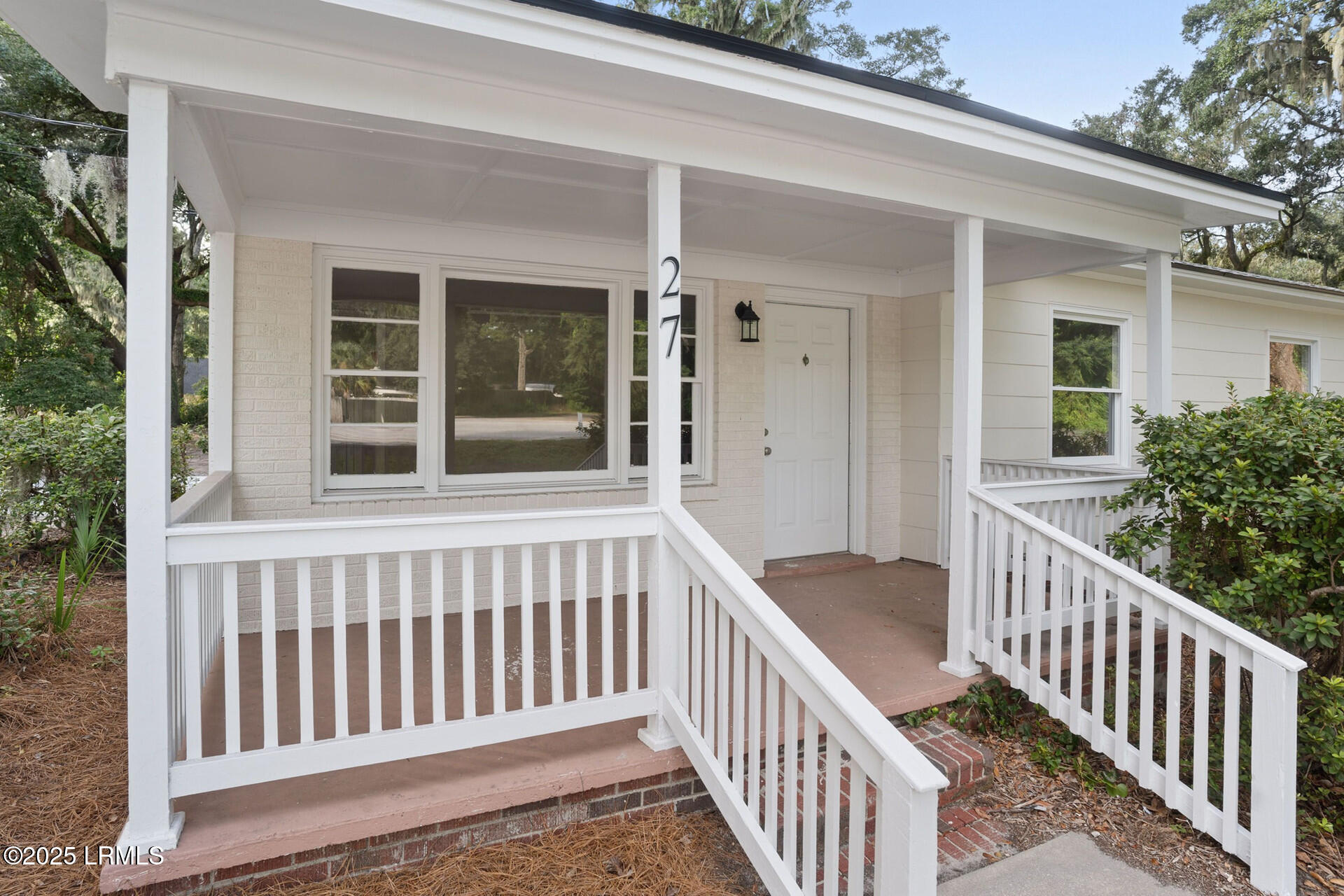 27 Miller Drive W