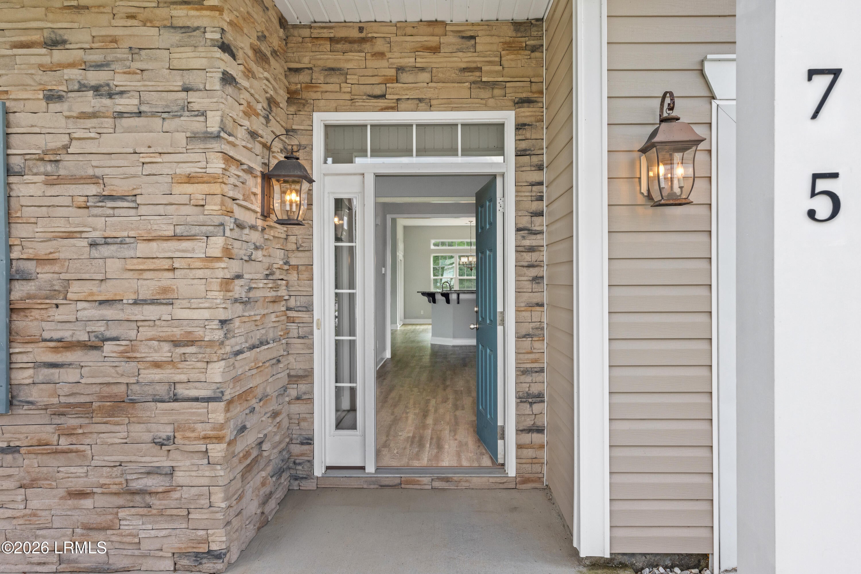 75 Freemans Loop