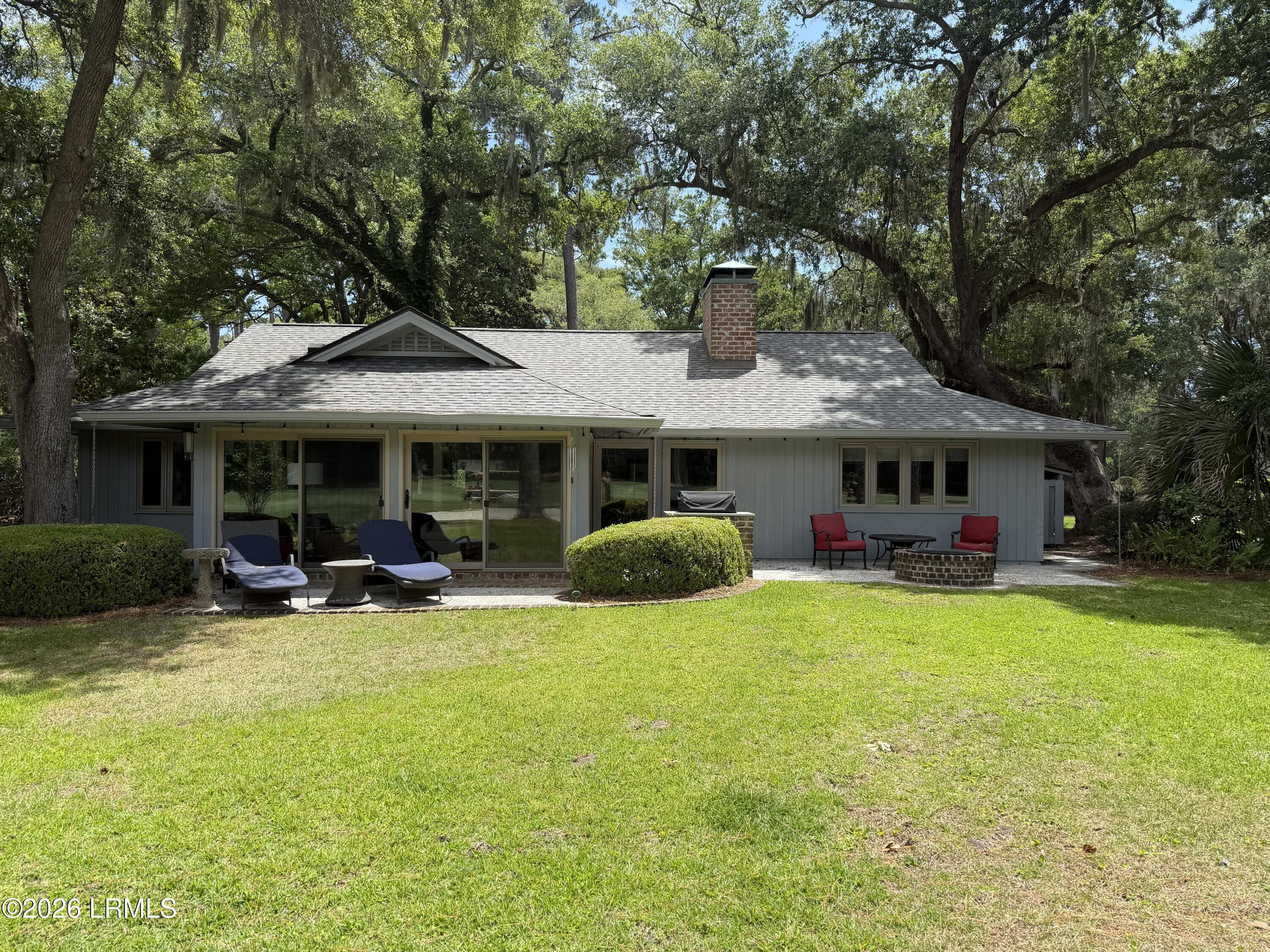 20 Spanish Moss Road