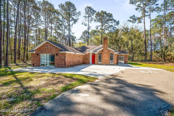 1 ROYAL PINES BLVD, BEAUFORT, SC 29907 - Image f4de9e367236ec1ff3da06b5ca0c2bd8/3905968542