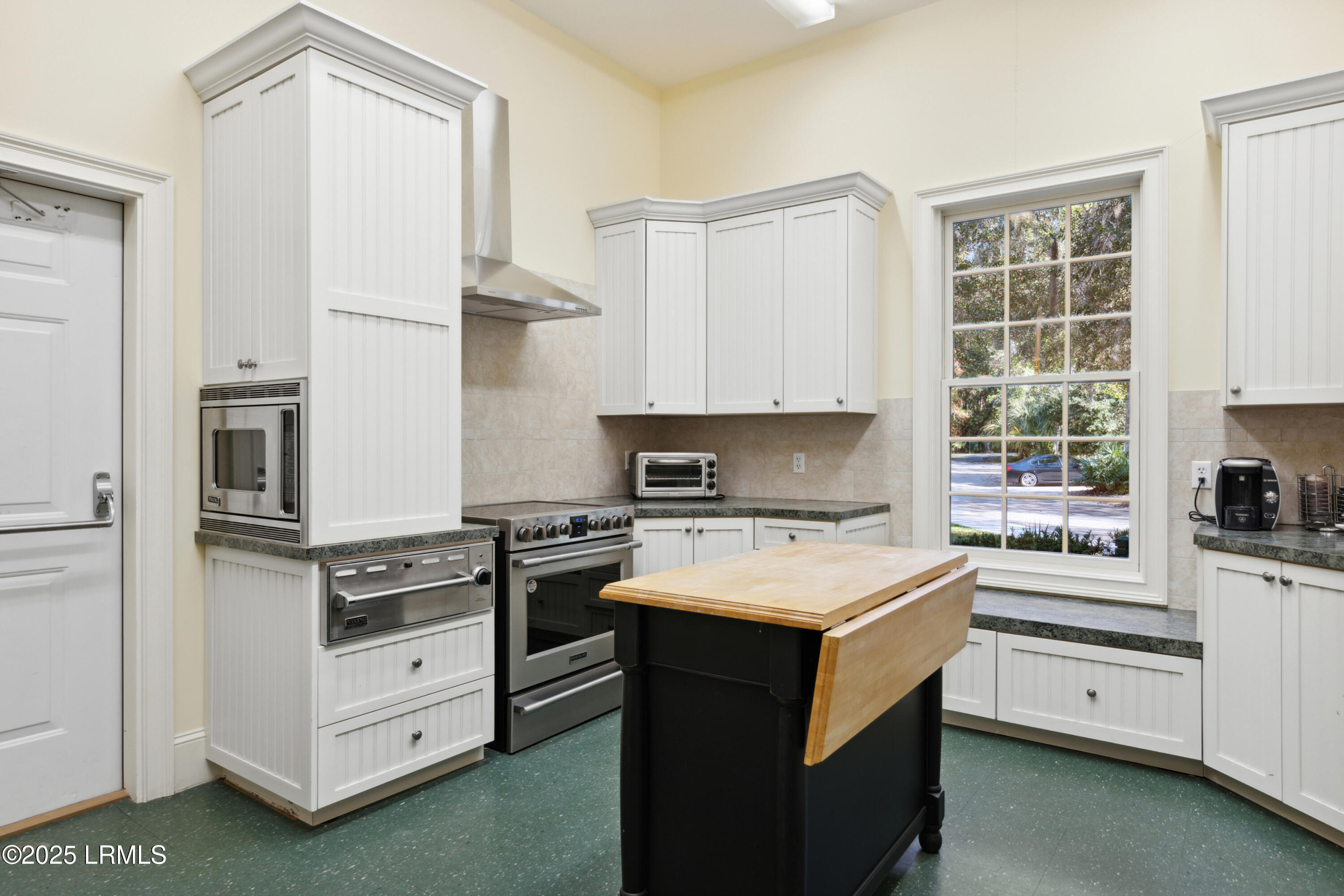 Seabrook, South Carolina 29940, United States, 4 Bedrooms Bedrooms, ,3 BathroomsBathrooms,Residential,Active,196213