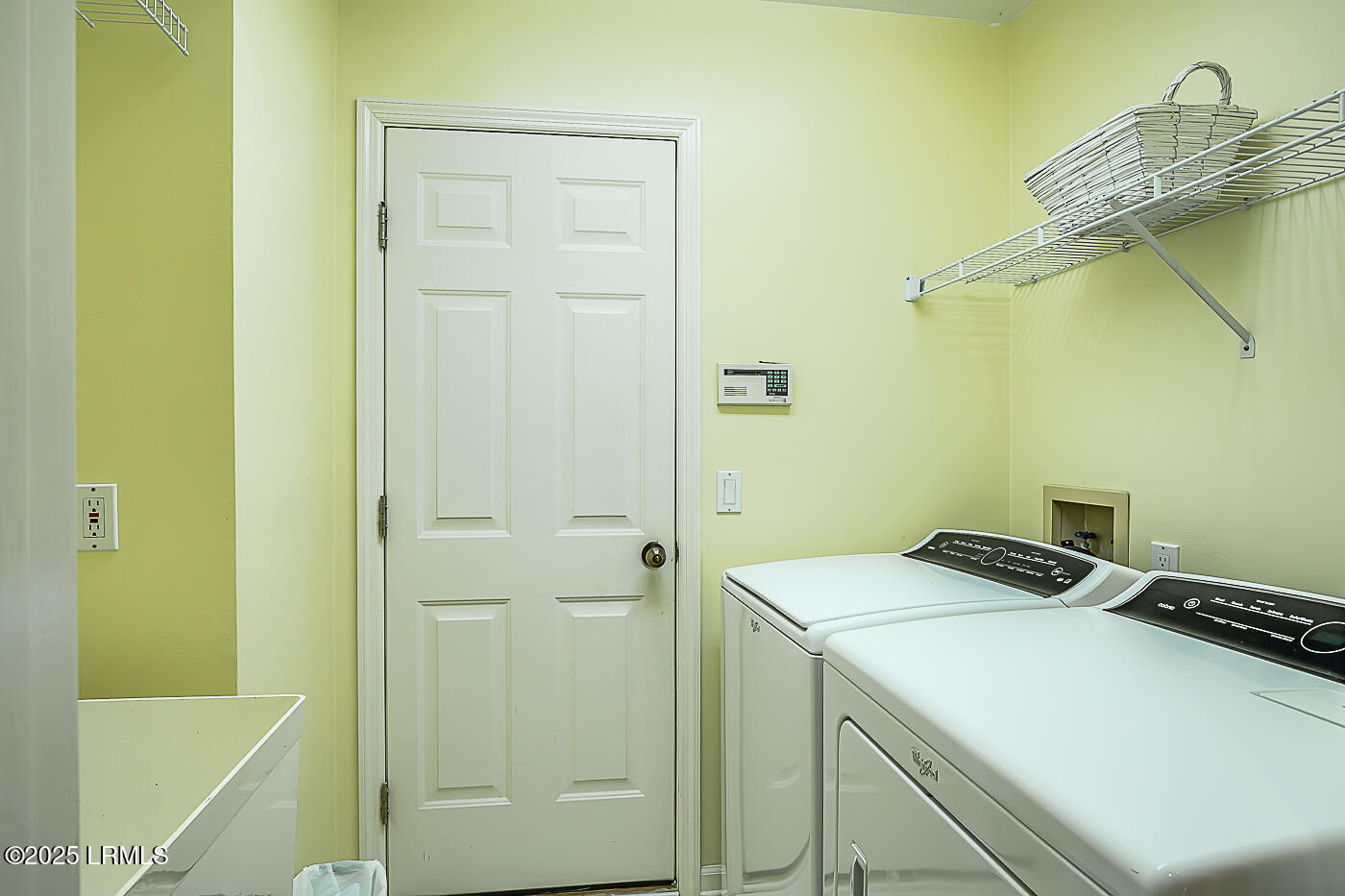 St. Helena Island, South Carolina 29920, United States, 3 Bedrooms Bedrooms, ,3 BathroomsBathrooms,Residential,Active,245660