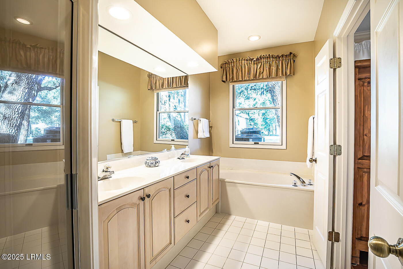 St. Helena Island, South Carolina 29920, United States, 3 Bedrooms Bedrooms, ,3 BathroomsBathrooms,Residential,Active,245660