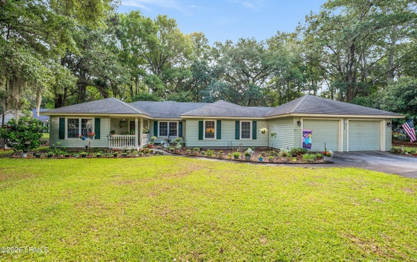 156 MIDDLE RD, BEAUFORT, SC 29907 - Image fcbb321f81183c4d1e8a2e99bae4f4b7/2340915944