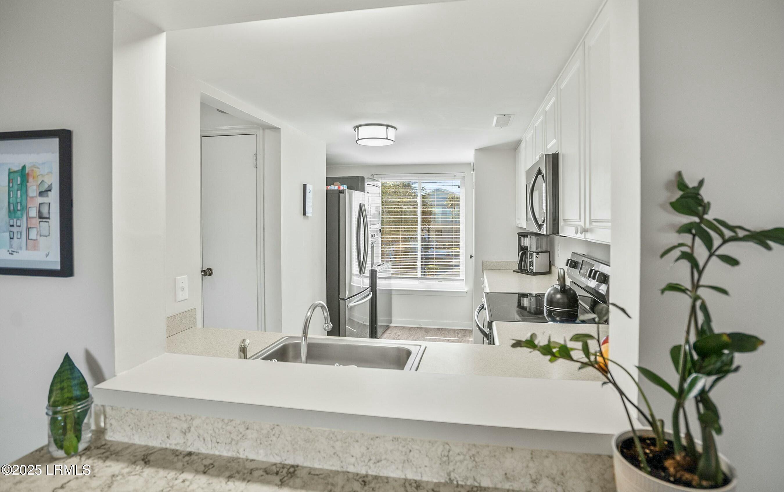 Harbor Island, South Carolina 29920, United States, 2 Bedrooms Bedrooms, ,3 BathroomsBathrooms,Residential,Active,8071