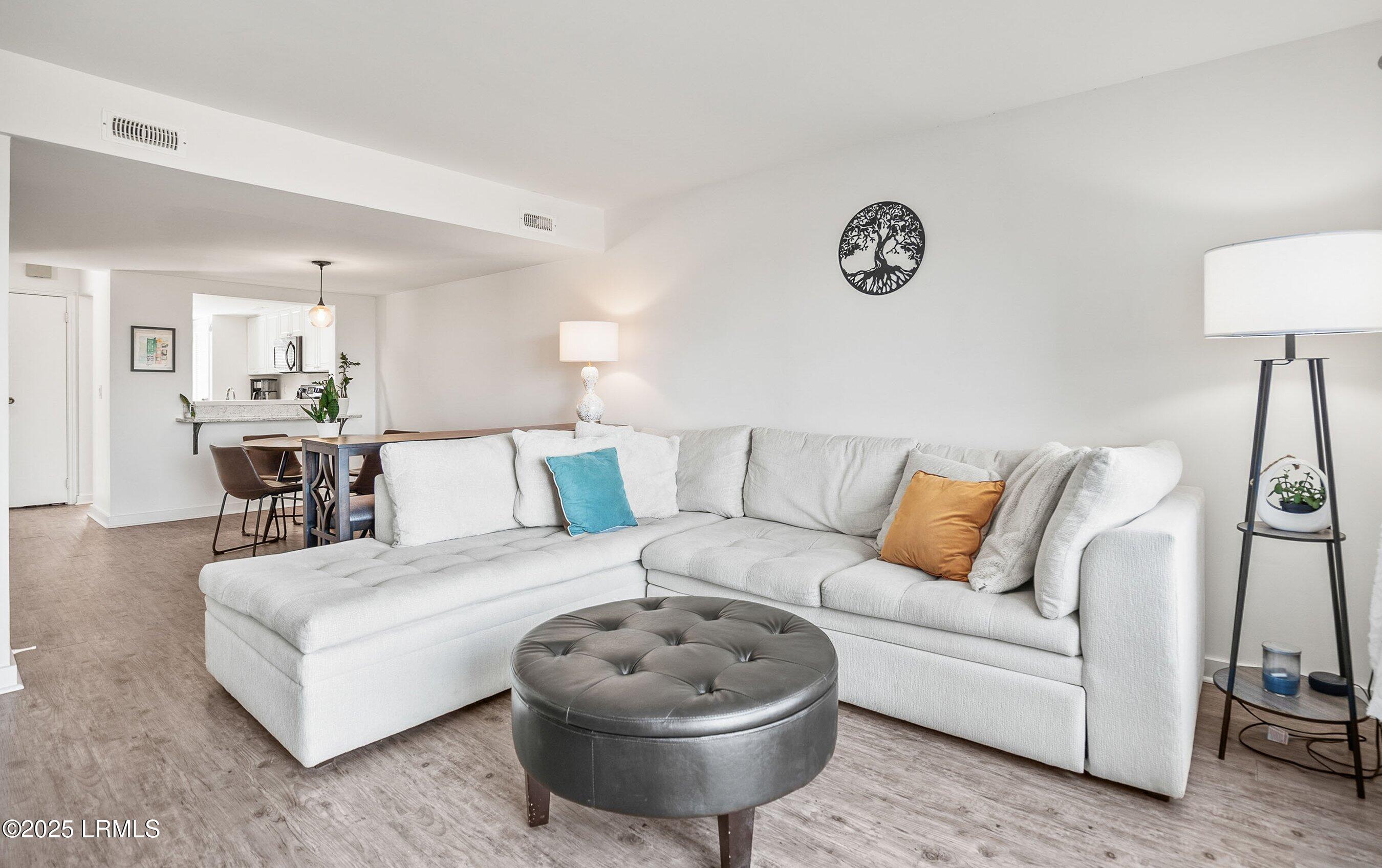 Harbor Island, South Carolina 29920, United States, 2 Bedrooms Bedrooms, ,3 BathroomsBathrooms,Residential,Active,8071