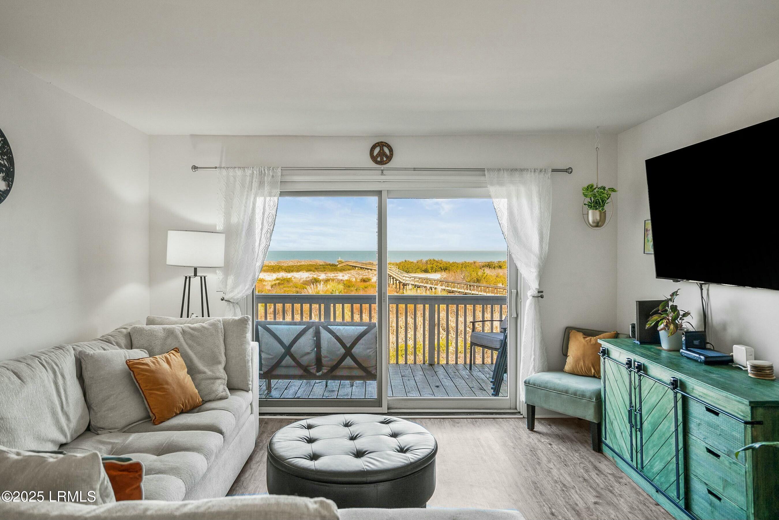 Harbor Island, South Carolina 29920, United States, 2 Bedrooms Bedrooms, ,3 BathroomsBathrooms,Residential,Active,8071