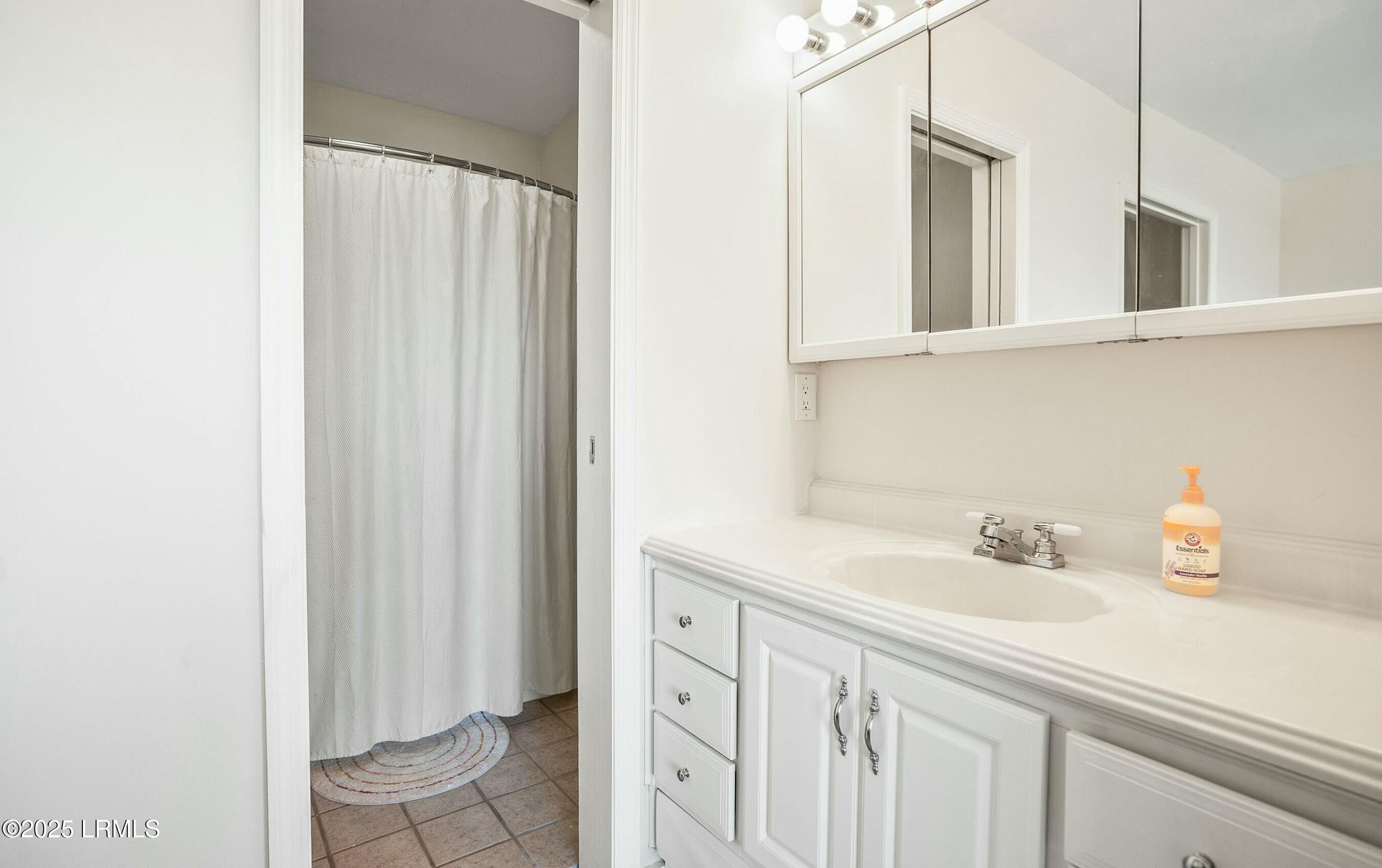 Harbor Island, South Carolina 29920, United States, 2 Bedrooms Bedrooms, ,3 BathroomsBathrooms,Residential,Active,8071