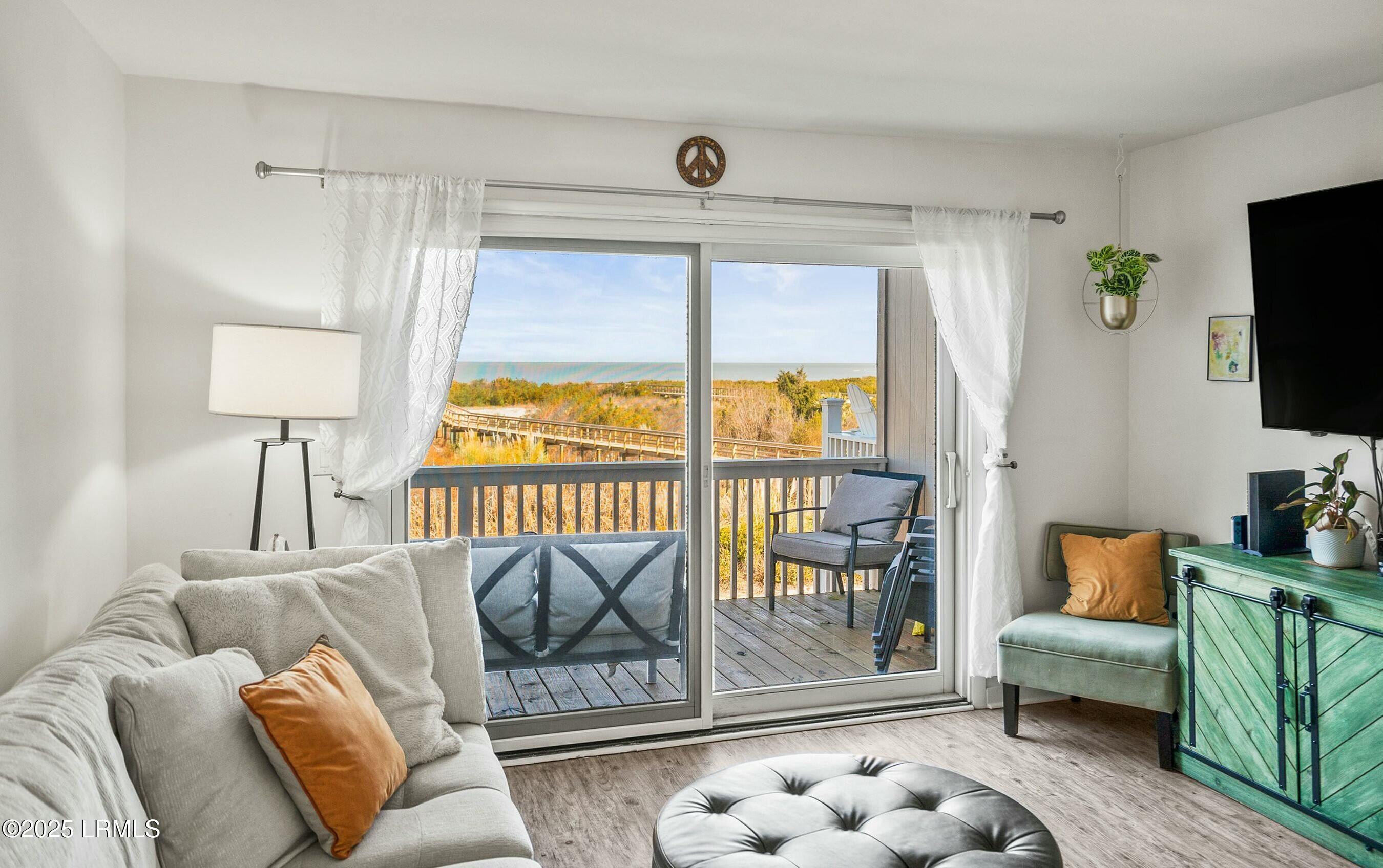 Harbor Island, South Carolina 29920, United States, 2 Bedrooms Bedrooms, ,3 BathroomsBathrooms,Residential,Active,8071