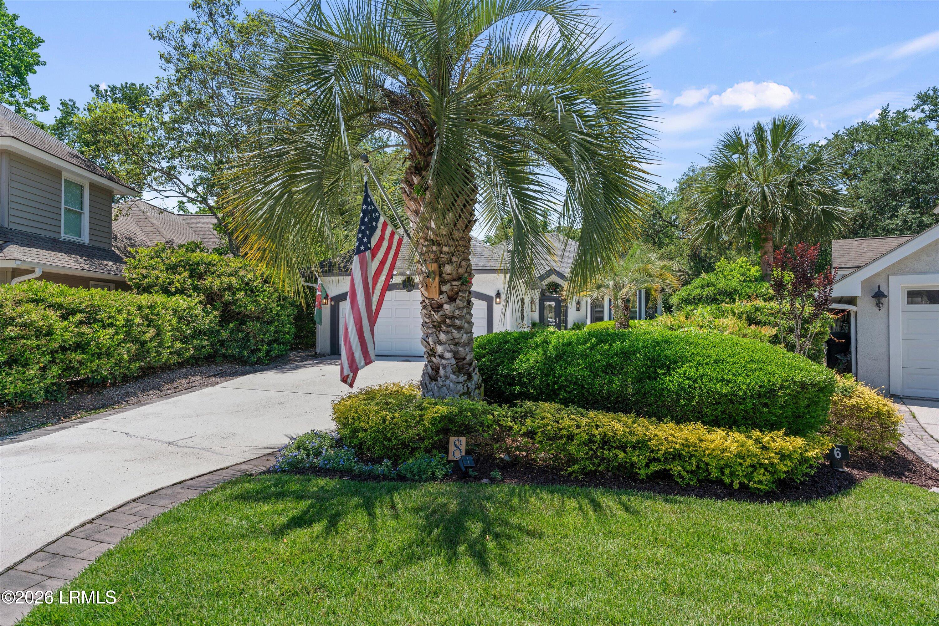 8 Royal Pointe Drive
