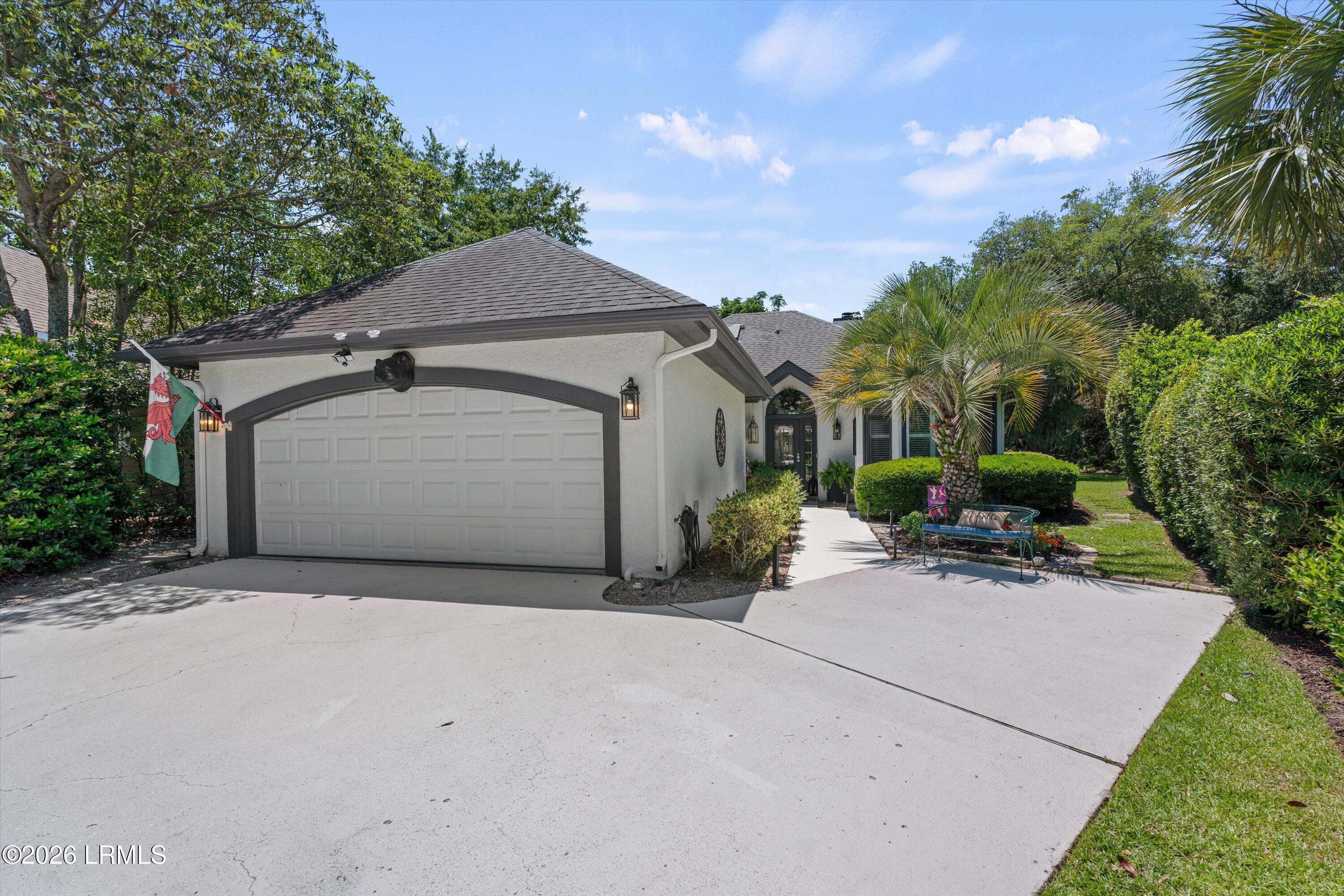 8 Royal Pointe Drive