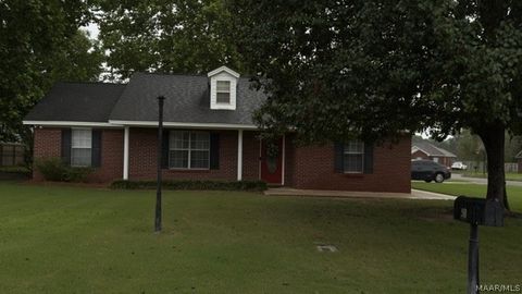 Photo of 90 SCARLET OAK Drive, Deatsville, AL 36022 (MLS # 587125)