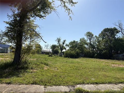 Photo of 1714 Minter Avenue, Selma, AL 36703 (MLS # 585158)