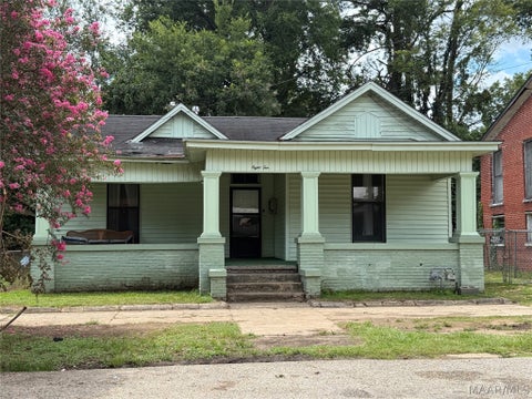 Photo of 810 Minter Avenue, Selma, AL 36701 (MLS # 589261)