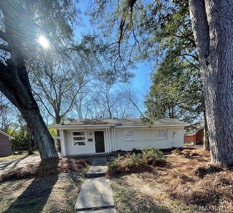 Photo of 1728 ROBISON HILL Road, Montgomery, AL 36107 (MLS # 585721)