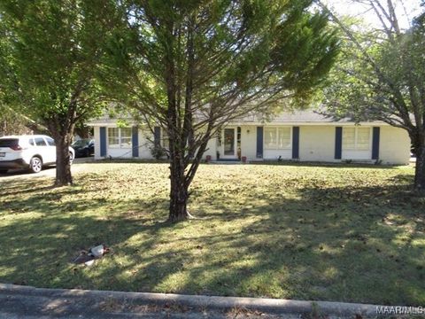 Photo of 1725 Fairforest Drive, Montgomery, AL 36106 (MLS # 581095)