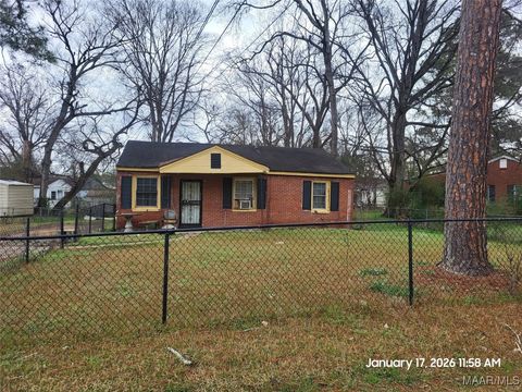 Photo of 3967 Oak Street, Montgomery, AL 36105 (MLS # 582966)