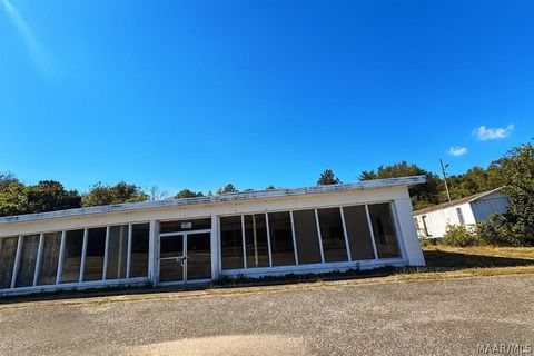 Photo of 408 Highway 80 E, Selma, AL 36701 (MLS # 586822)