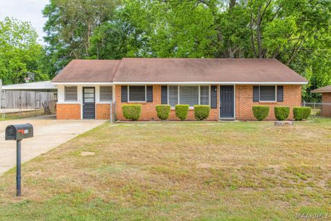 Photo of 1033 Gipson Street, Prattville, AL 36066 (MLS # 585996)