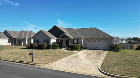 Photo of 72 Tallahatchie Drive, Wetumpka, AL 36093 (MLS # 581845)