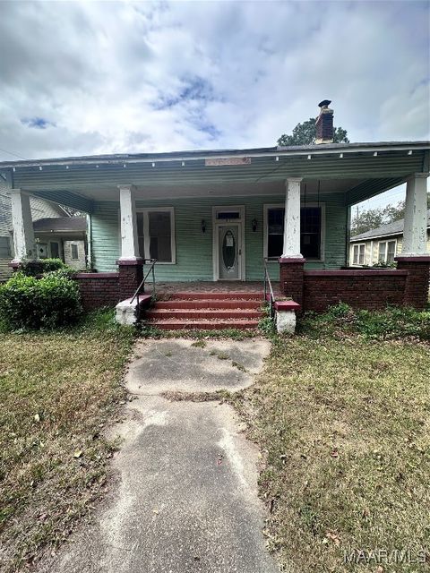 Photo of 1813 Lauderdale Street, Selma, AL 36701 (MLS # 581316)