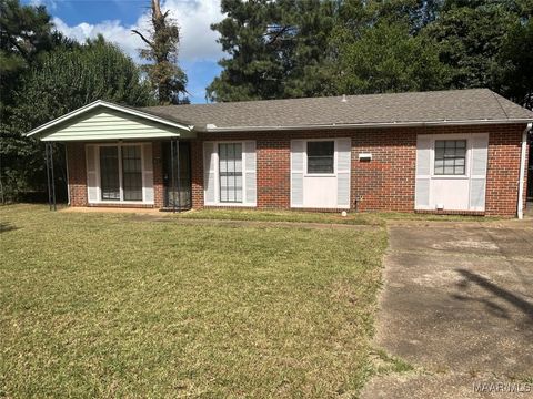 Photo of 1641 N YARBROUGH Court, Montgomery, AL 36110 (MLS # 580478)