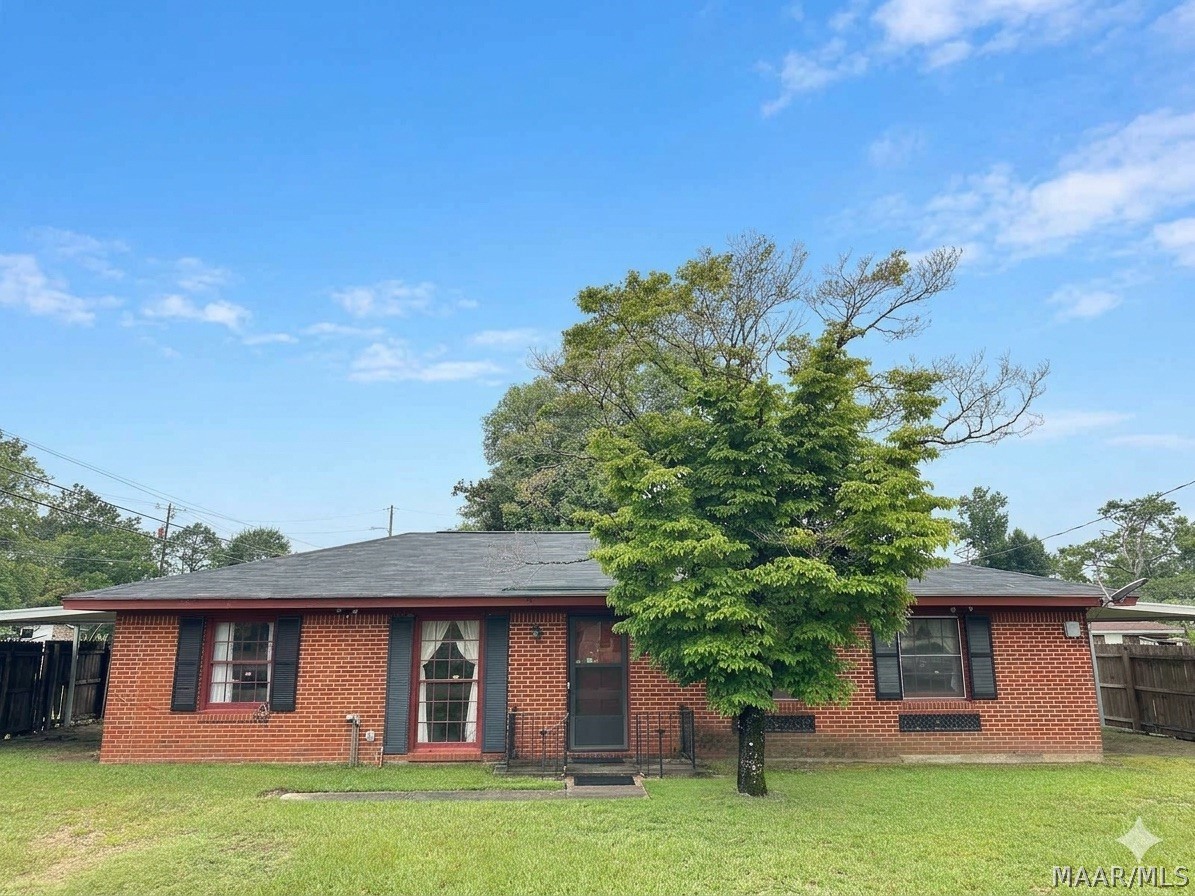 Photo 1 of 61 — 3 Elizabeth Street, Selma, AL 36701