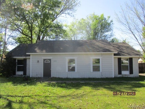 Photo of 2220 BRIAR GATE Drive, Montgomery, AL 36116 (MLS # 590362)