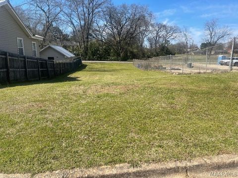 Photo of 858 MURRAY Street, Montgomery, AL 36108 (MLS # 584360)