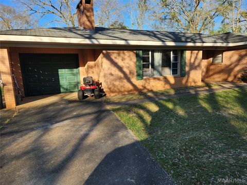 Photo of 102 Walnut Drive, Enterprise, AL 36330 (MLS # 584746)