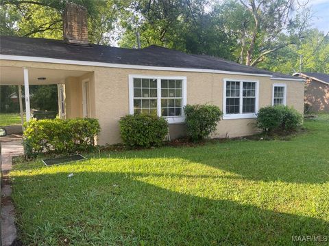 Photo of 3867 SOUTHMONT Drive, Montgomery, AL 36105 (MLS # 575952)